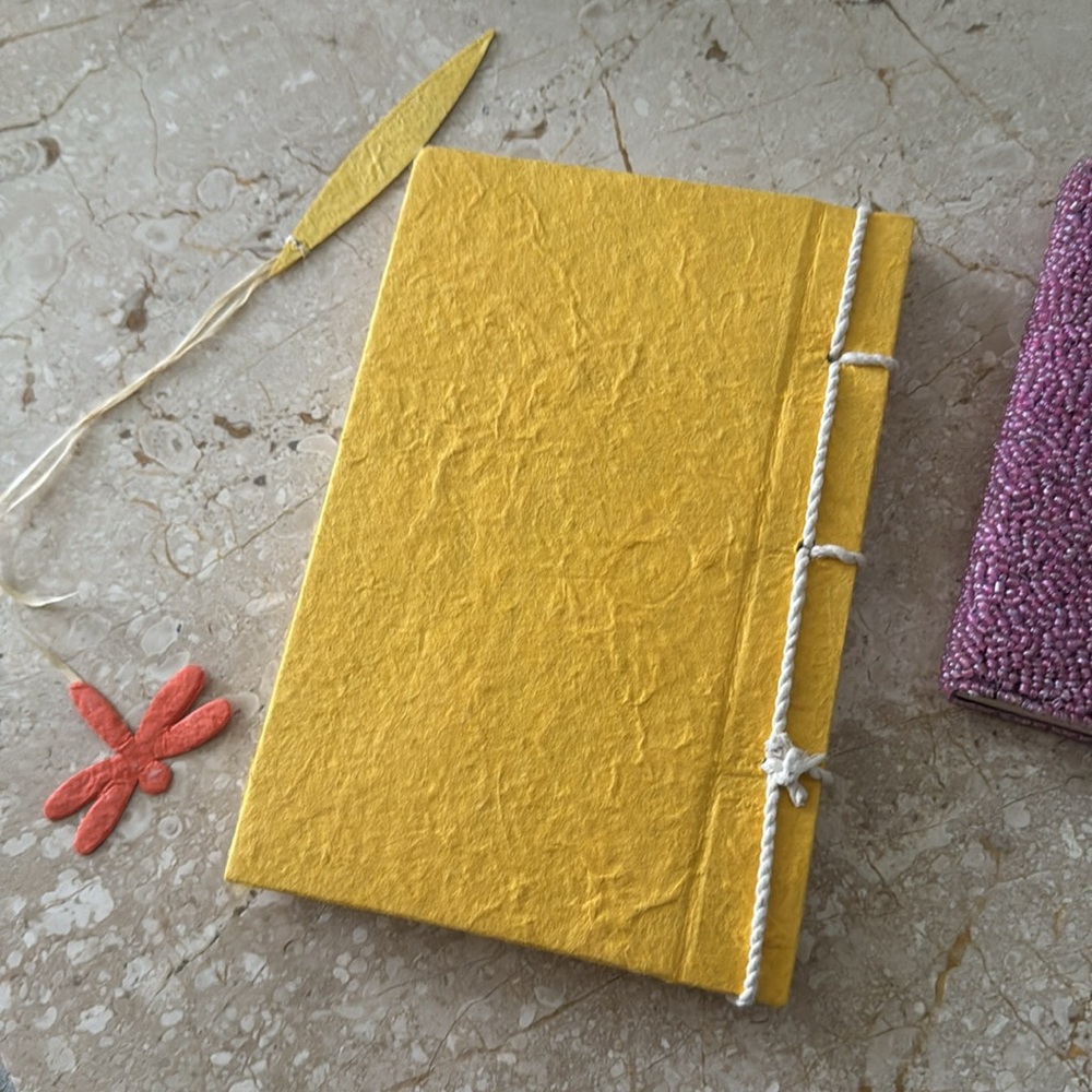 Set of 2 Beautiful Vintage Textured Handmade Journals / Notebooks - Picture 5 of 11
